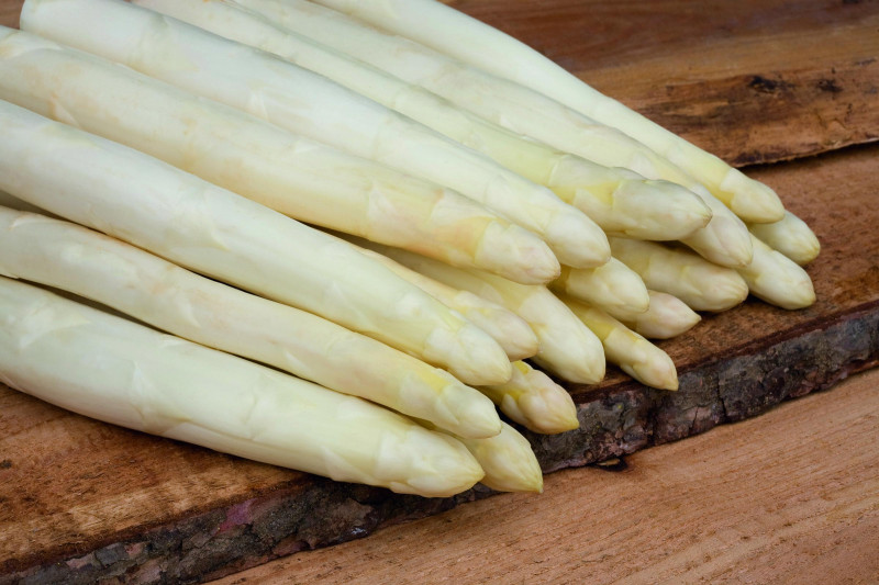 Spargel paljasjuurne “Cygnus” 10 tk pakendis Klass A